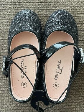 NWT Toddler Girls Falls Creek Margot Black Dress Shoes ~ Glitter ~ Size 8